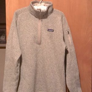 PATAGONIA Sweater like brand new it’s a Very Nice Swtr lftarm has a pkt w/zip
